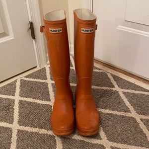 Orange Hunter Wellies in size EU38